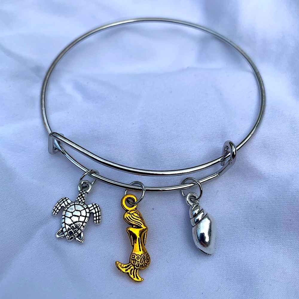 Brand New! Handmade! Adjustable Charm Bangle Bracelet!